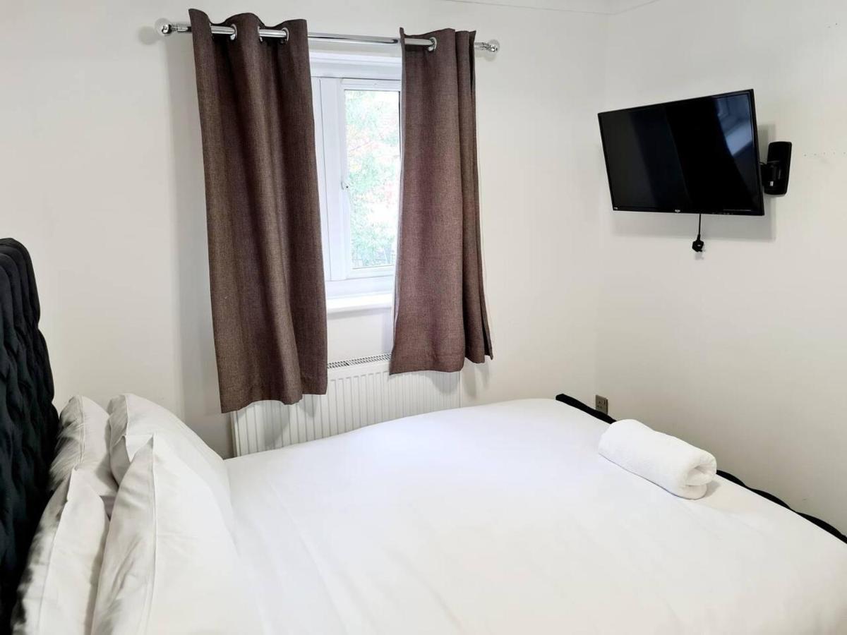 Modern & Spacious - Walk To London Excel- Parking Exterior photo